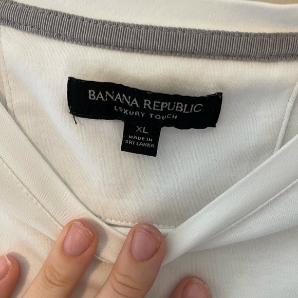 Banana republic plain white tee XL like new! - Picture 2 of 3